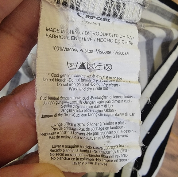 Rip Curl dress, black and white stripes, size 8 - Picture 5 of 9